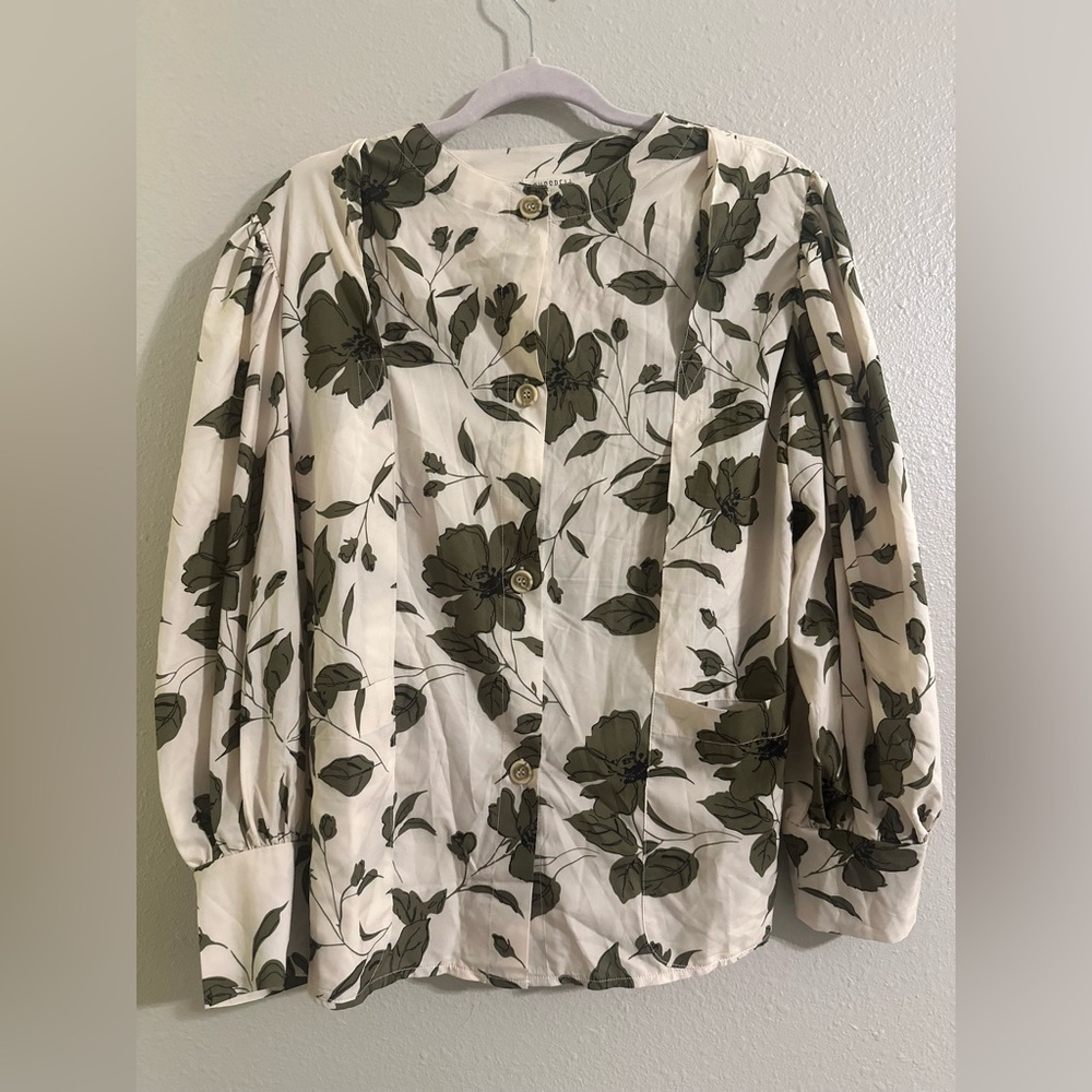 NWT Ghospell Green and Cream Floral Women's Blouse - Picture 2 of 12